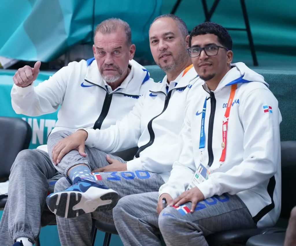 Cuerpo técnico dominicano, formado por Néstor García, David Díaz y Abraham Disla. (Crédito: Manuel Jiménez "Manolito").