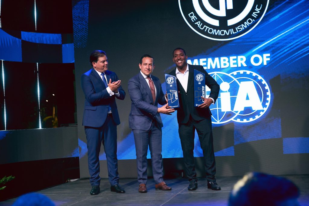 Joan Puello, también reconocido por la FDA. (Crédito: Prensa FDA)