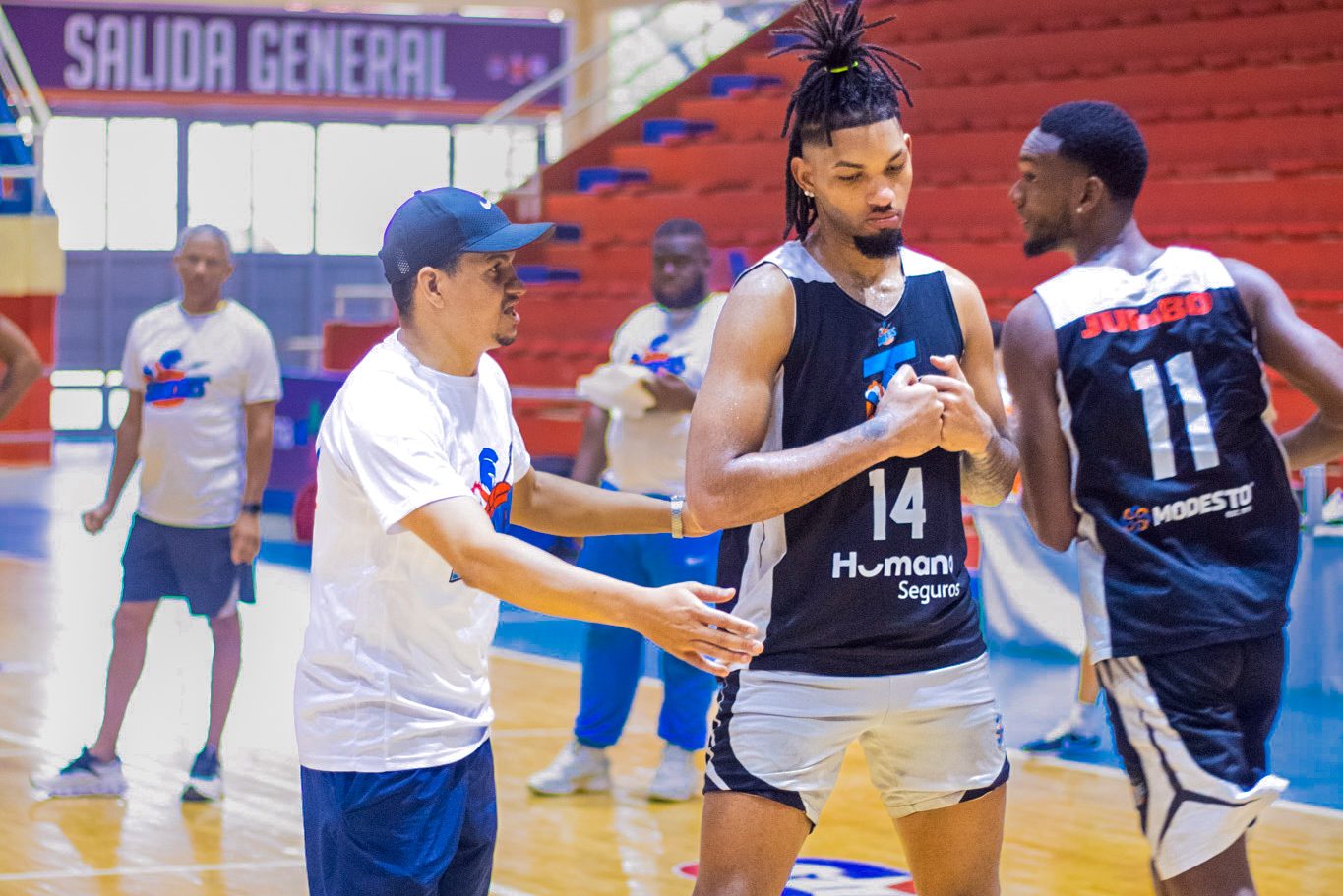 Parte del primer día de entrenamientos de los bicampeones de la Liga Nacional de Baloncesto, Titanes del Sur. (Crédito: Prensa Titanes del Sur / Penélope Sierra)